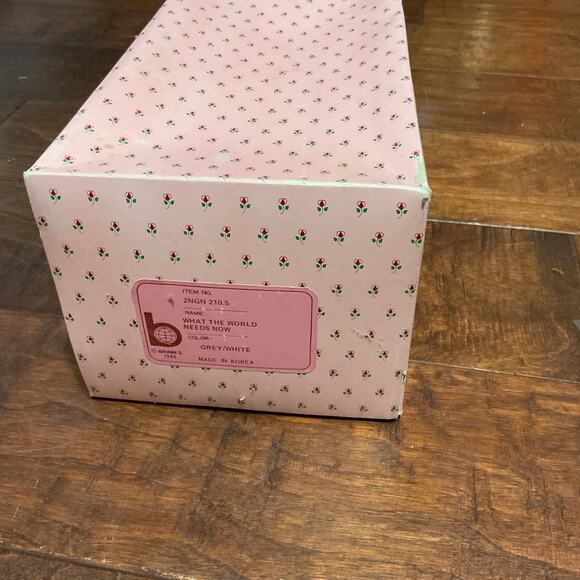 Vintage Brinn's What the World Needs Now Doll Music Box- 2NGN 210.5 - 1986 - Picture 7 of 7